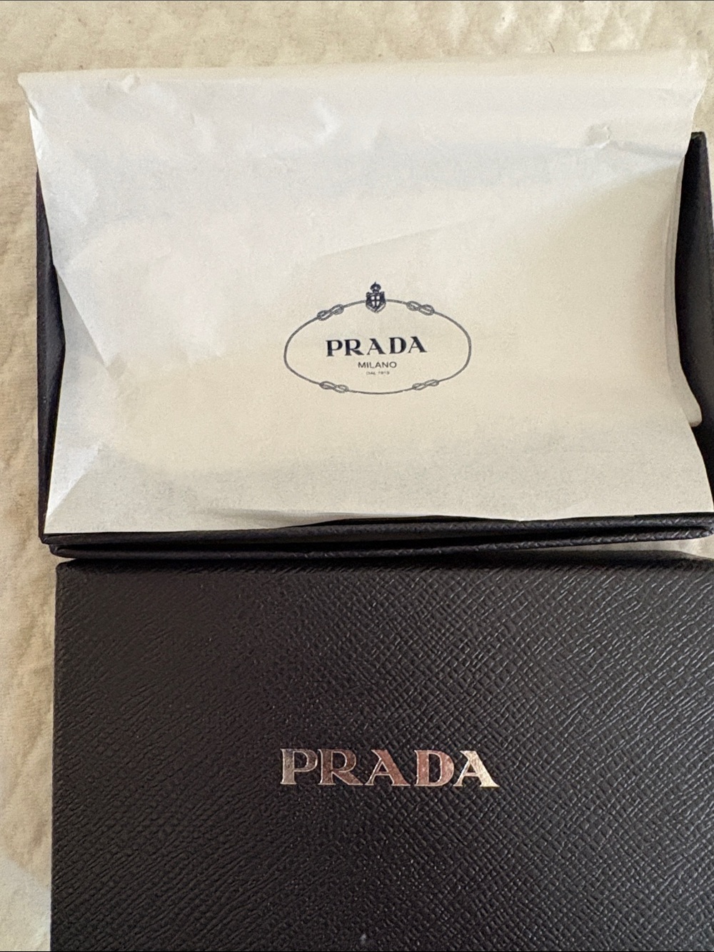 💯 Authentic Prada Blue Saffiano Leather Zip Key & Card Holder w/ Silver hardware - Picture 4 of 4